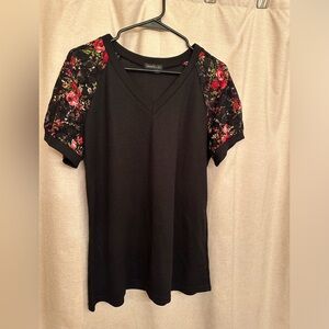 Lace sleeve sweater tee